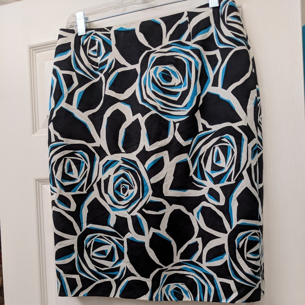 Jones New York skirt lined blue  Size 8